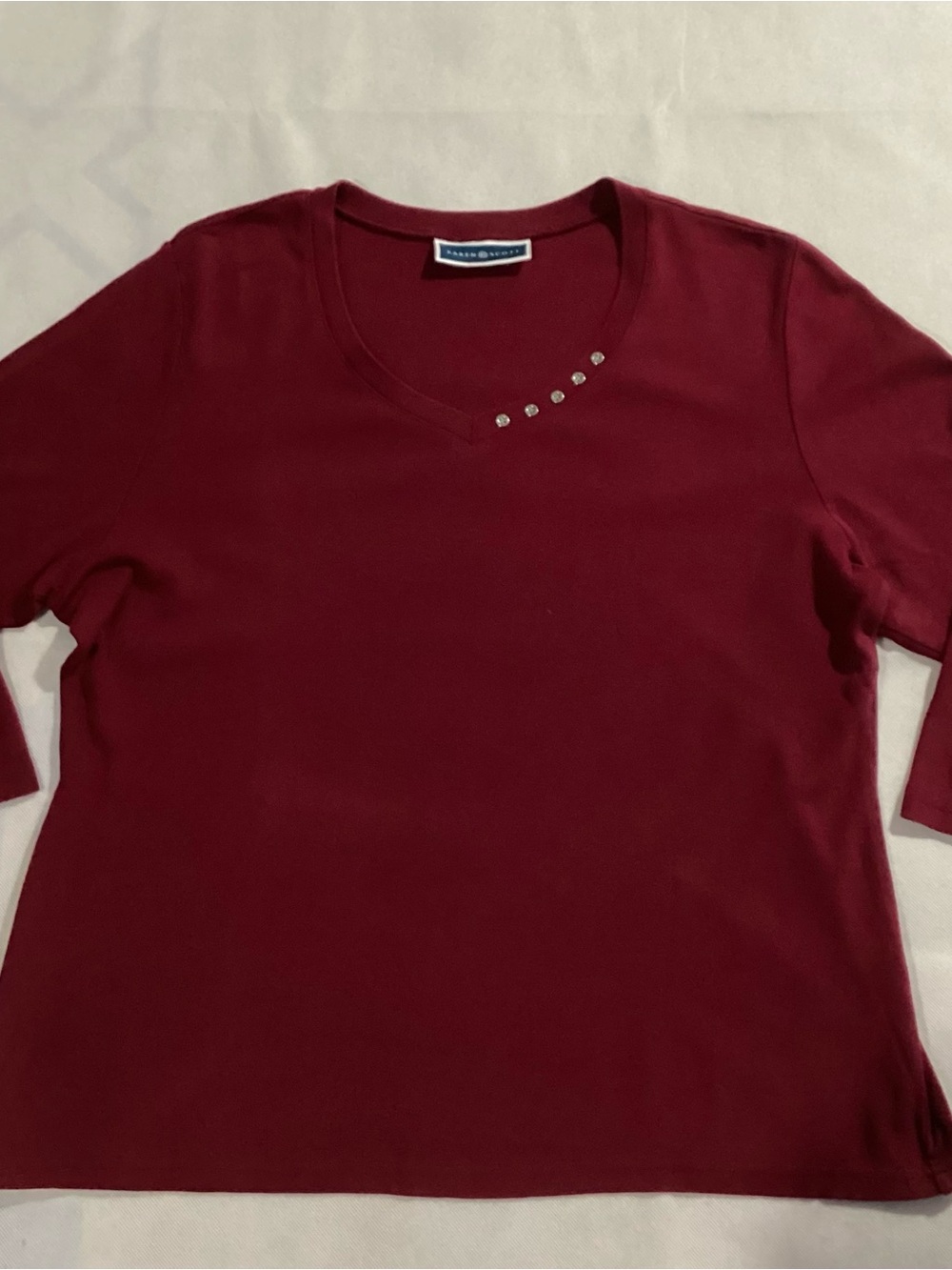 Karen Scott Women's Long Sleeve V-Neck Top in Wine with button Accent size L 27